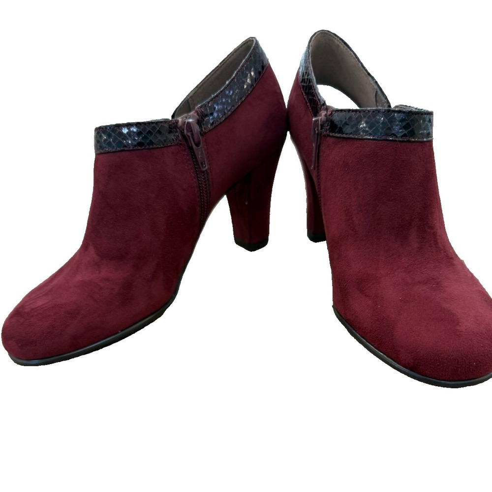 Women's Aerosoles Day Stroll Heel Rest Burgundy Faux Suede Bootie‎ Size 6